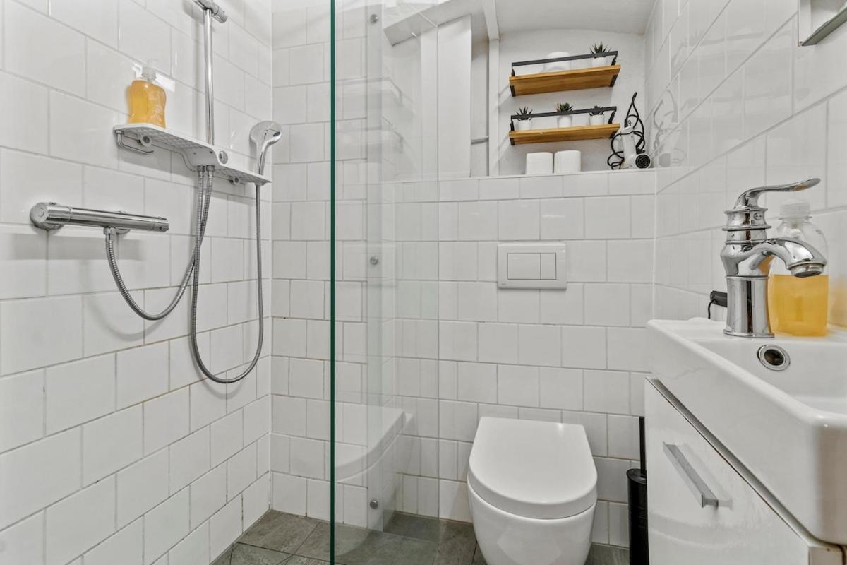 Apartament 6 Minutes To S-bahn I Souterrain Loft I Wifi